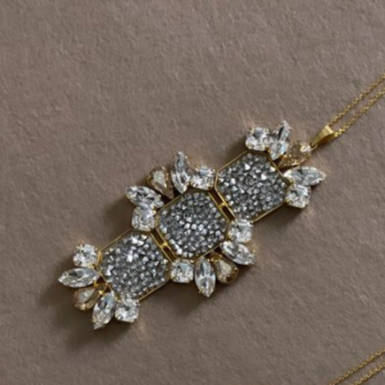 Medium necklaces